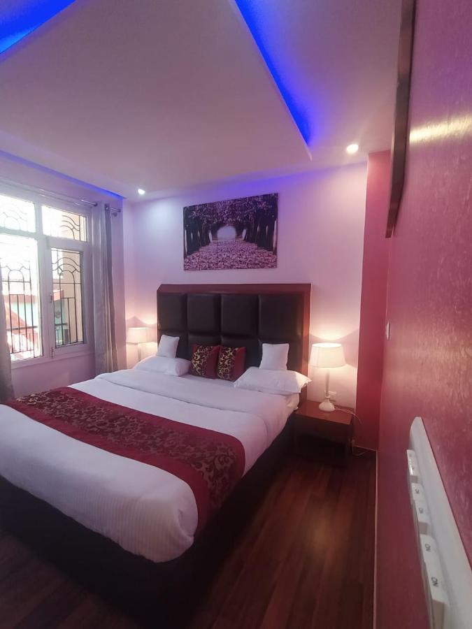 Deluxe Homestay Apartments With Kitchen In Shimla Bagian luar foto