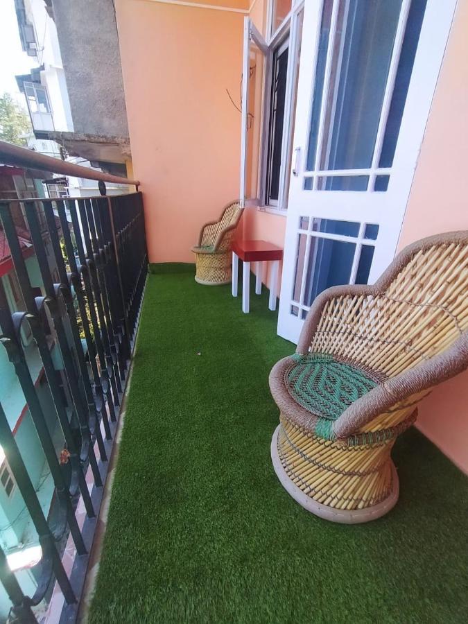 Deluxe Homestay Apartments With Kitchen In Shimla Bagian luar foto