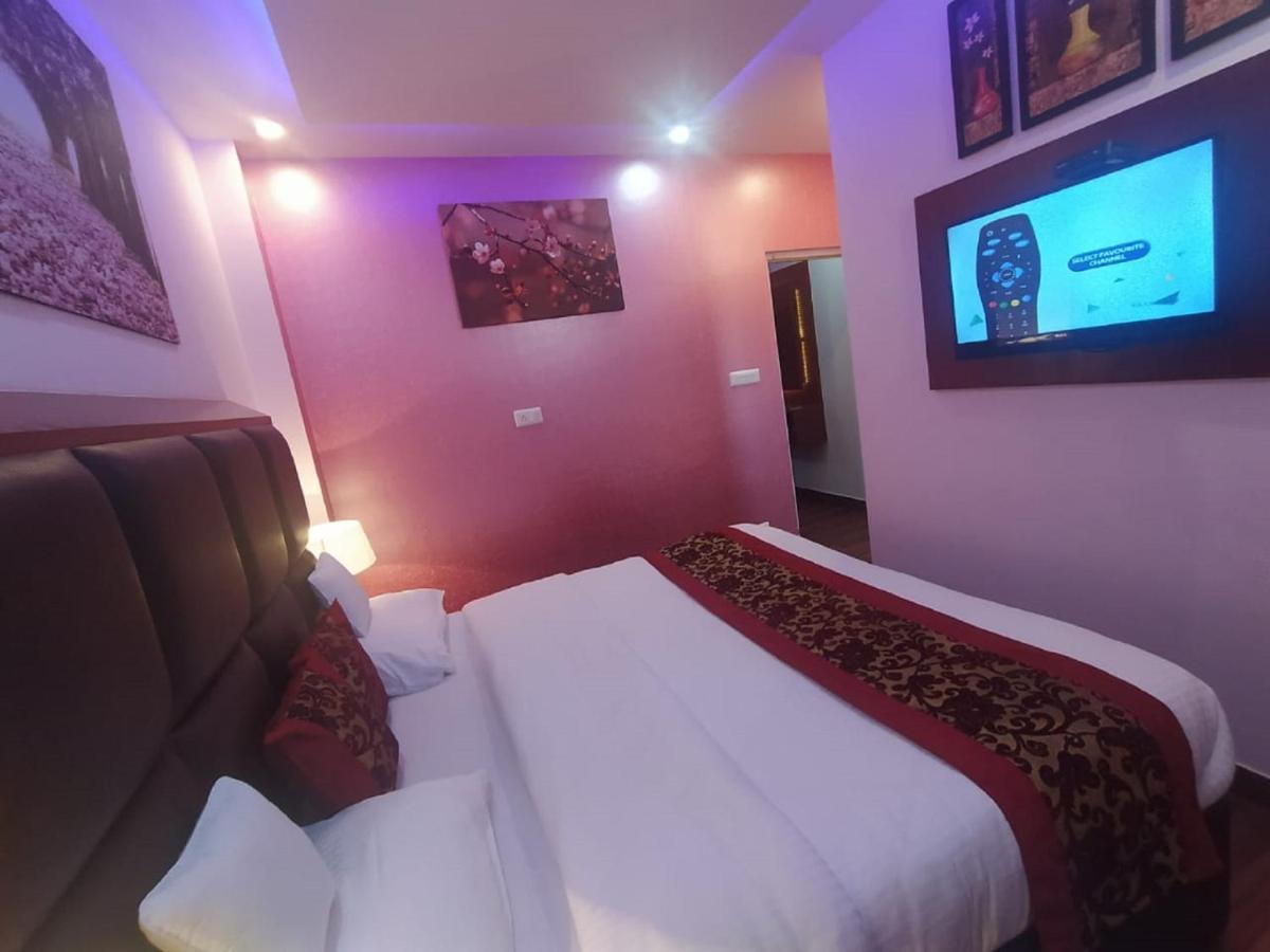 Deluxe Homestay Apartments With Kitchen In Shimla Bagian luar foto